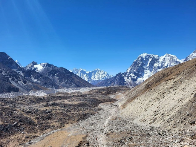Вид из базового лагеря | Источник: Belkin online Everest 2022 / Telegram