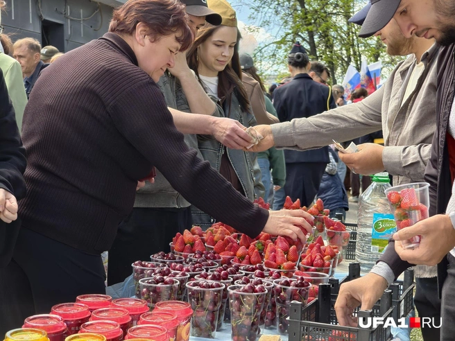 Клиенты шли бесконечным потоком | Источник: Андрей Бирюков / UFA1.RU