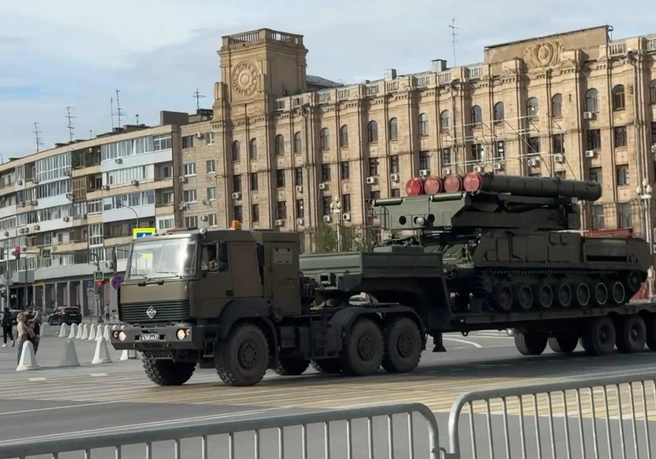 Техника будет участвовать в репетициях и параде Победы 9 мая | Источник: Сергей Островский / личный архив