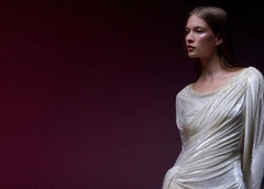 Когда женщина начинает любить этот цвет, она становится магнитом для окружающих