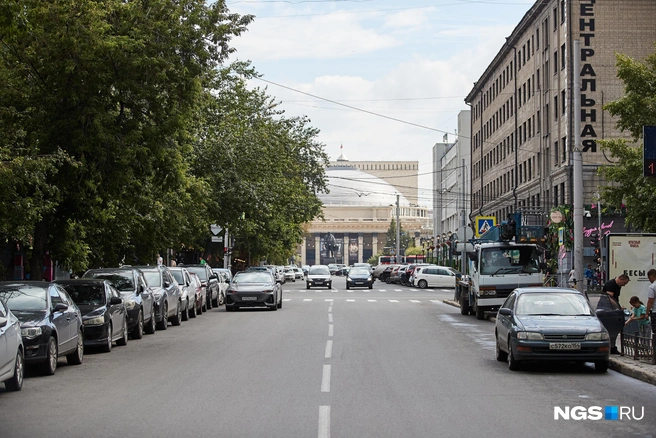 Городу стоит подумать, как организовать туристический маршрут по центру. Например, присмотреться к историческим улицам | Источник: Александр Ощепков / NGS.RU