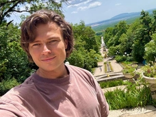 «Ей там вина налили, слов наговорили. Она, может, влюблена слегка»: Шаляпин заявил, что Гузееву втянули в аферу на Бали