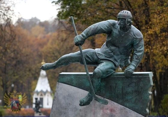 Памятник Валерию Харламову в «Лужниках» | Источник: пресс-служба Федерации хоккея России 