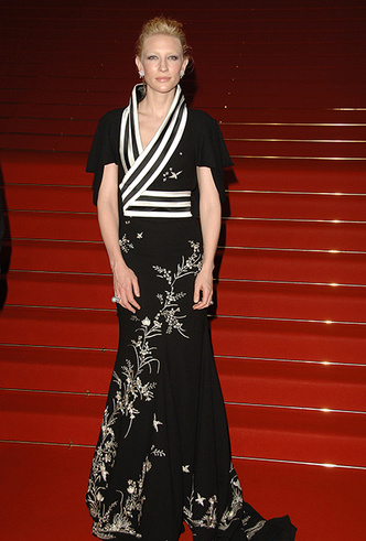 Фото №9 - Королева Канн: Кейт Бланшетт и ее модные образы за всю историю кинофестиваля