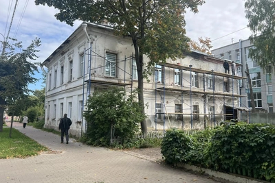 В Костроме обновляют фасады трёх памятников архитектуры