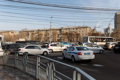 Барнаульцы встали в пробки из-за дачного сезона и жары