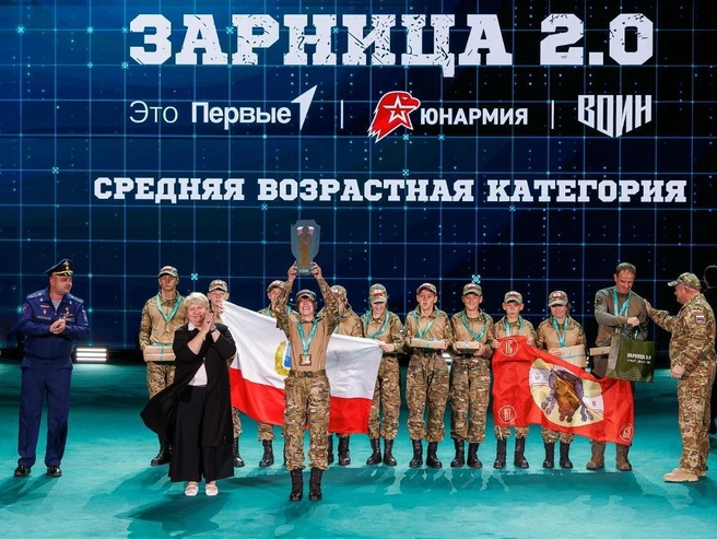 Первое место в средней возрастной категории досталось ребятам из Саратовской области | Источник: Алексей Волхонский / V1.RU