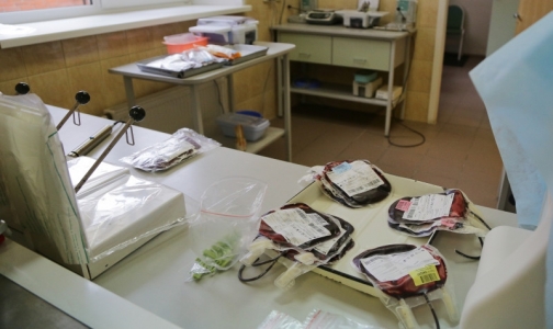 В петербургских больницах заканчиваются запасы второй группы крови