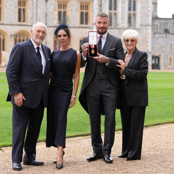 Дэвид Бекхэм с Викторией Бекхэм и родителями