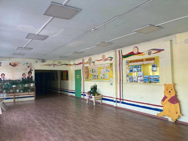 Холл школы | Источник: Убоянская СОШ / Yandex.ru / maps