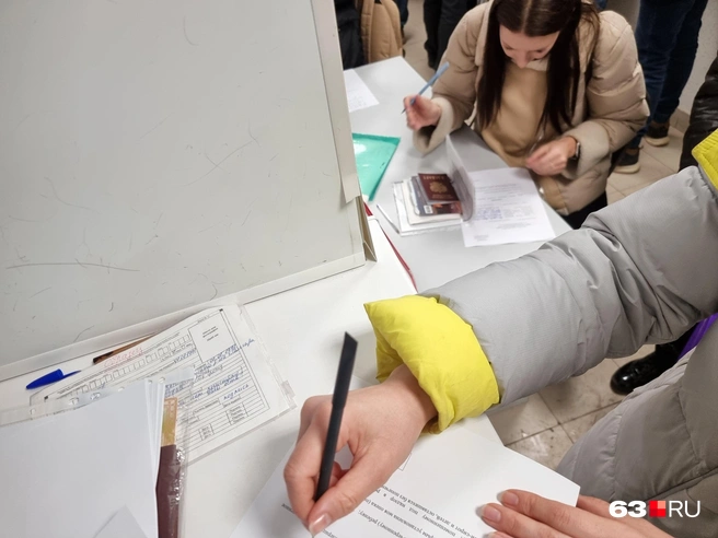 Под давлением работники поставили подписи не думая | Источник: Роман Данилкин / 63.RU