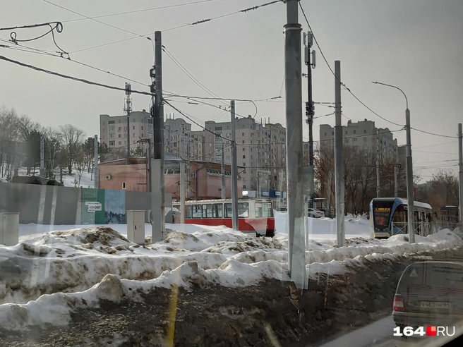 Вид на саратовскую зиму из окна маршрутки радует не от всей души | Источник: Сергей Гендин / 164.RU