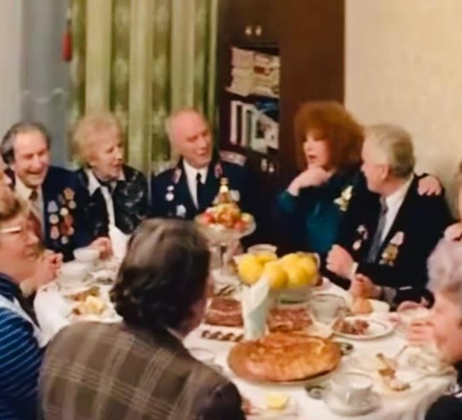 «Как вас не хватает сегодня»: Пугачева прервала молчание в соцсетях после похорон Юдашкина