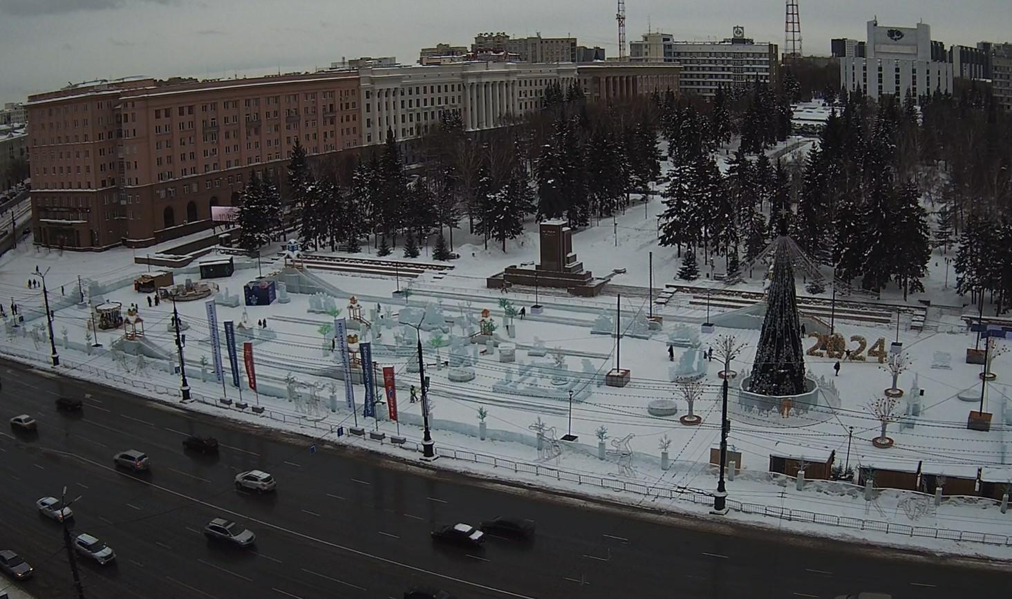 Почему закрыли горки в ледовом городке на площади Революции в Челябинске -  5 февраля 2024 - 74.ру