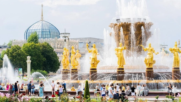 Гид по московским фонтанам: от «фонтана в погонах» до водопада на Остоженке
