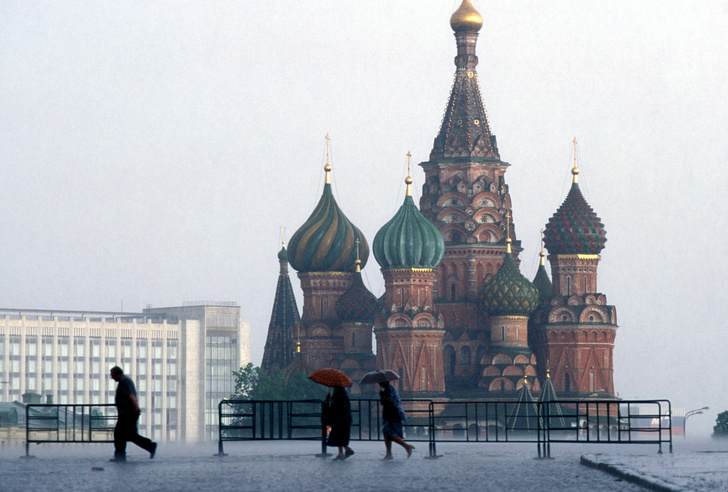 Стена воды, гроза и град: на День России в Москве ожидается залповый «мегаливень»