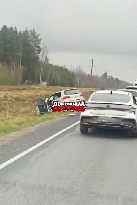 Столкнулись Geely и Volkswagen | Источник: Дорожный контроль СПБ | ЛО