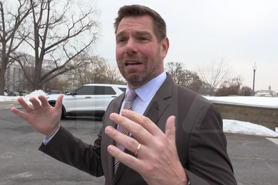 Congressman Says Republicans Criticize Trump in Gym