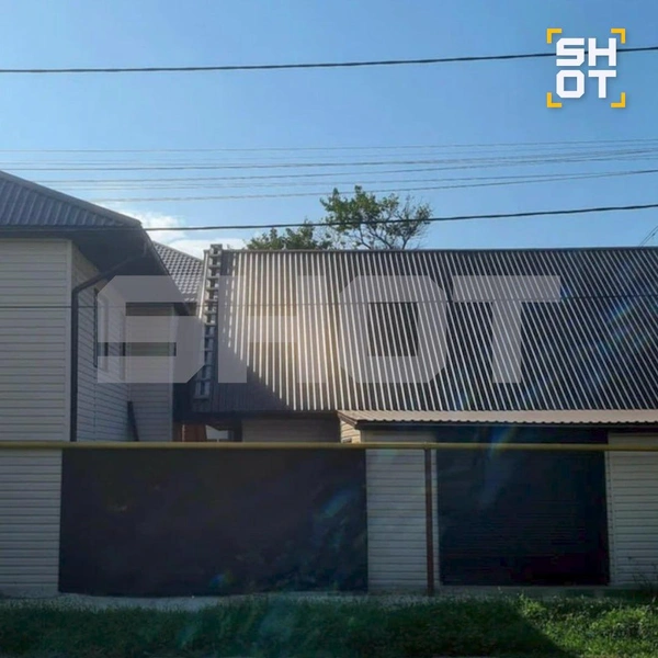 Горючая смесь попала в стройматериалы на участке