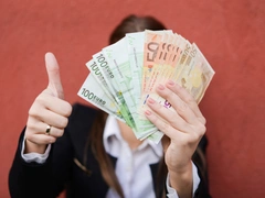 Евро в России все! Евросоюз запретил их поставку в страну