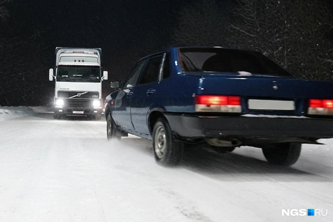 Водитель по ПДД должен сам оценивать условия движения и выбирать скоростной режим | Источник: Юрий Орлов / Городские медиа