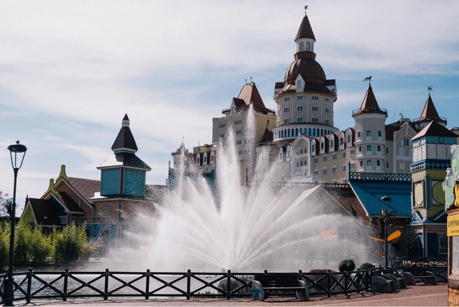 В «Сочи Парке» есть плавающие фонтаны | Источник: sochipark.ru