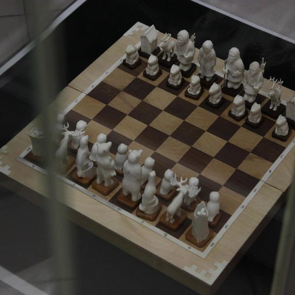 Можно увидеть шахматы из рогов оленя  | Источник: Маргарита Резникова / NGS.RU