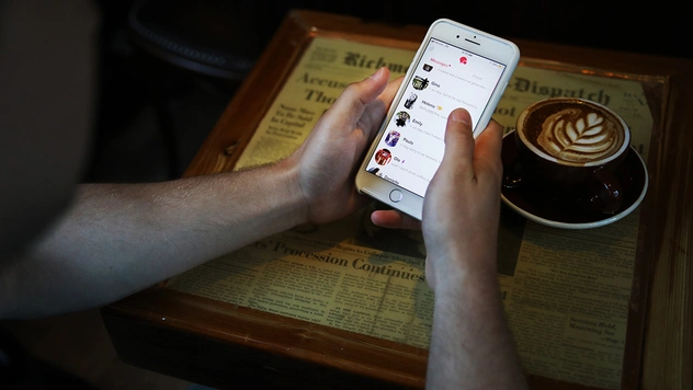 Tinder введет кнопку вызова полиции, на случай если свидание пойдет не так