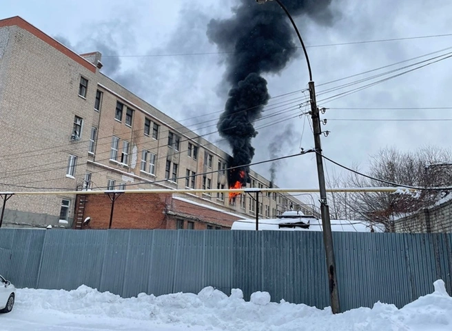 Пожар на территории бывшего завода САМ потушен | ya62.ru