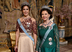 Парад тиар: самые роскошные выходы королевских особ из Швеции и Дании, которые затмили всех звезд