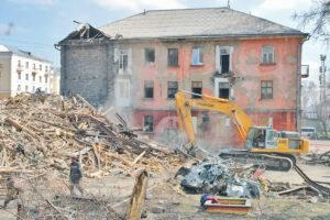 Помимо земельного участка, муниципалитет изымает жилые и нежилые помещения в самом здании | Источник: Kuzrab.ru