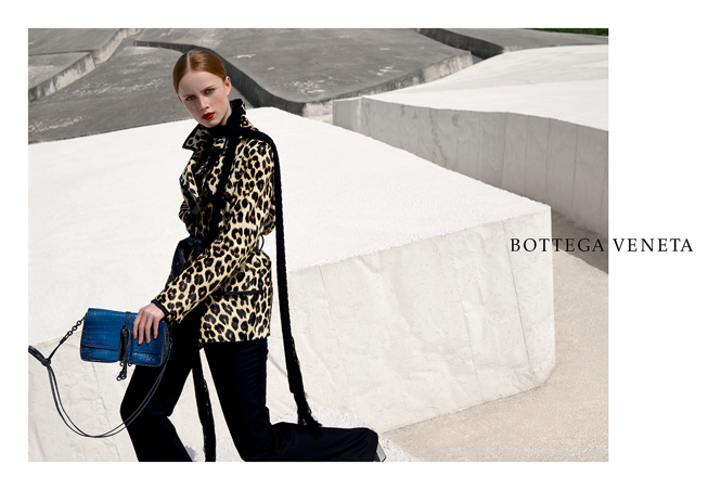 На руинах Джибеллины: новая кампания Bottega Veneta