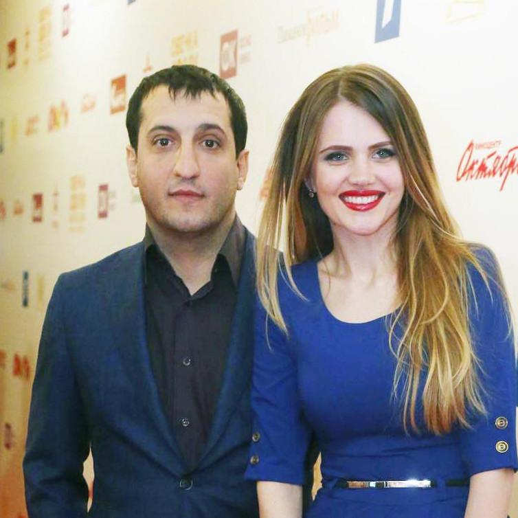 «Мне очень жаль, что ты связала жизнь с трусом»: любовница Арарата Кещяна, родившая сына, слила переписку с его женой