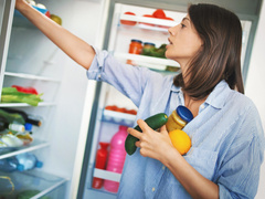 По полочкам: как организовать хранение в холодильнике