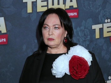 Гузеева вернула себе брови и черные волосы после нападок зрителей: «Раскритиковали, сказали, что я стала похожа на Бабу Ягу»