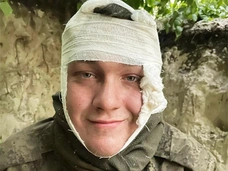 «Когда узнала, что сын потерял руку, я скулила»: мать бойца Артура Галеева о том, как он спас друга на СВО