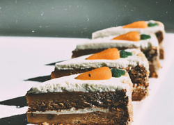 Вкуснейший морковный пирог на скорую руку: рецепт из 4 доступных ингредиентов