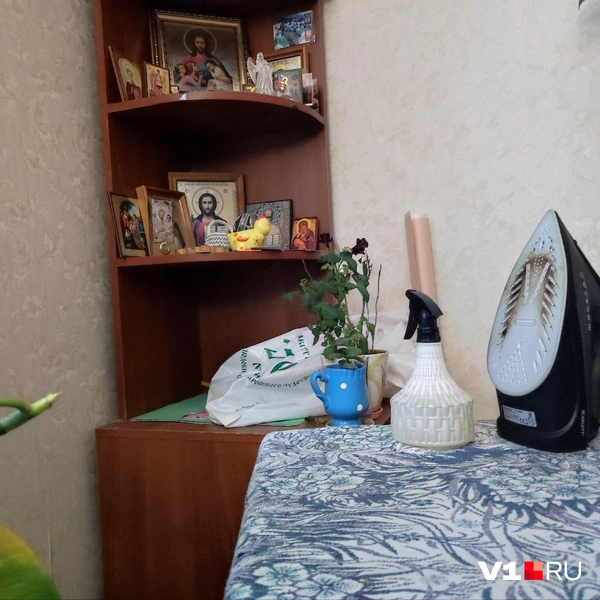 Жить в насквозь промокшей комнате оказалось невозможно | Источник: Денис Паустовский / V1.RU