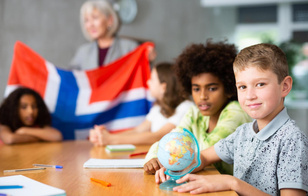 Без оценок и домашних заданий: как на самом деле учат детей в Норвегии