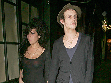 Эми Уайнхаус (Amy Winehouse) и Блейк Филдер-Сивил (Blake Fielder-Civil)