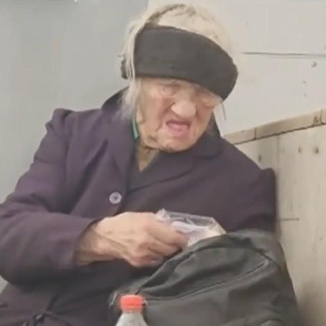 «Плевать, что с ней!»: приемный сын 95-летней Лидии Доротенко бросил ее одну в нищете