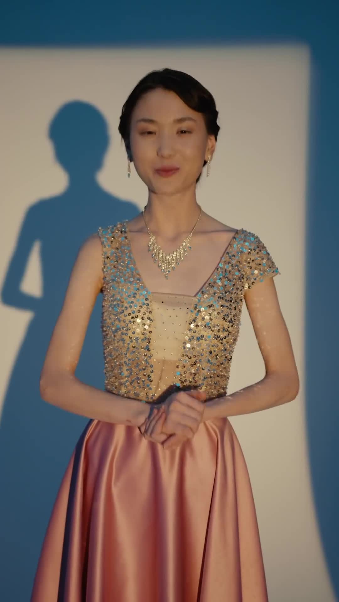 Жетілген порно с раскладывая есек Сүйкімді қыз сиқырды сорады