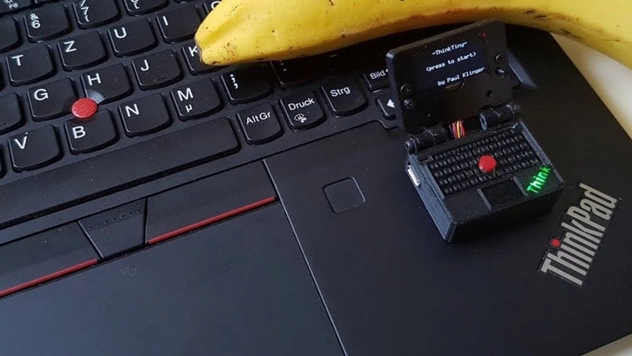 Умелец собрал игровой ноутбук размером со спичечный коробок (видео)