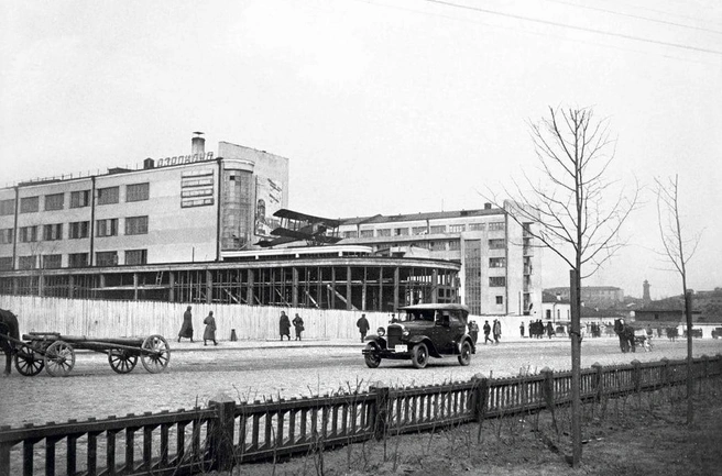 Строительство Дома обороны, 1934 год | Источник: архив Музея истории Екатеринбурга