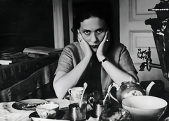 Феномен Лили Брик: почему гениальные творцы часто выбирают неэталонных красавиц — объясняет психолог