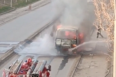 Автобус с рабочими полностью сгорел в Камышине