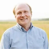 <p>Владимир Толстой</p>