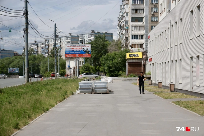 Неэкономно, но новый асфальт от застройщика снимут | Источник: Наталья Лапцевич