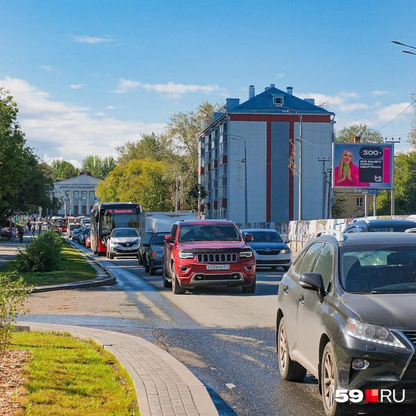 Как выглядит затор от ДКЖ до площади Гайдара | Источник: Тимофей Калмаков / 59.RU