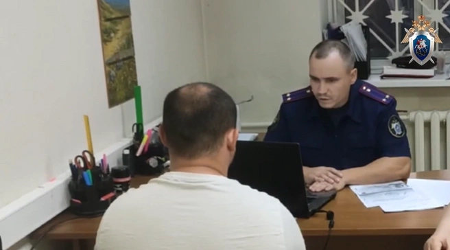 Воспитатель детского лагеря «Сосновый бор» отрицает обвинения | Источник: ГСУ СК России по Красноярскому краю и Республике Хакасия